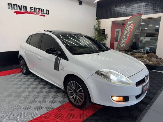 FIAT BRAVO 1.8 SPORTING 16V FLEX 4P AUTOMATIZADO FIAT BRAVO 1.8 SPORTING 16V FLEX 4P AUTOMATIZADO